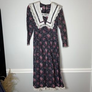 Gunne Sax Size 5 Black floral  vintage dress